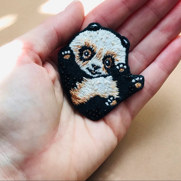 Panda 🐼 brooch - Picture 5 of 9